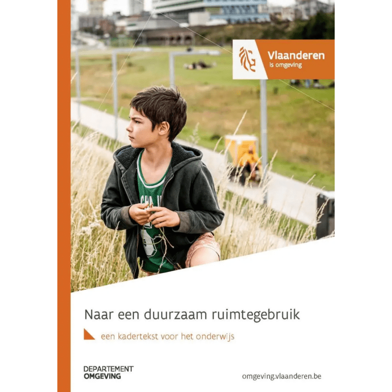 cover van kadertekst over duurzaam ruimtegebruik met foto van een kind in hoog gras